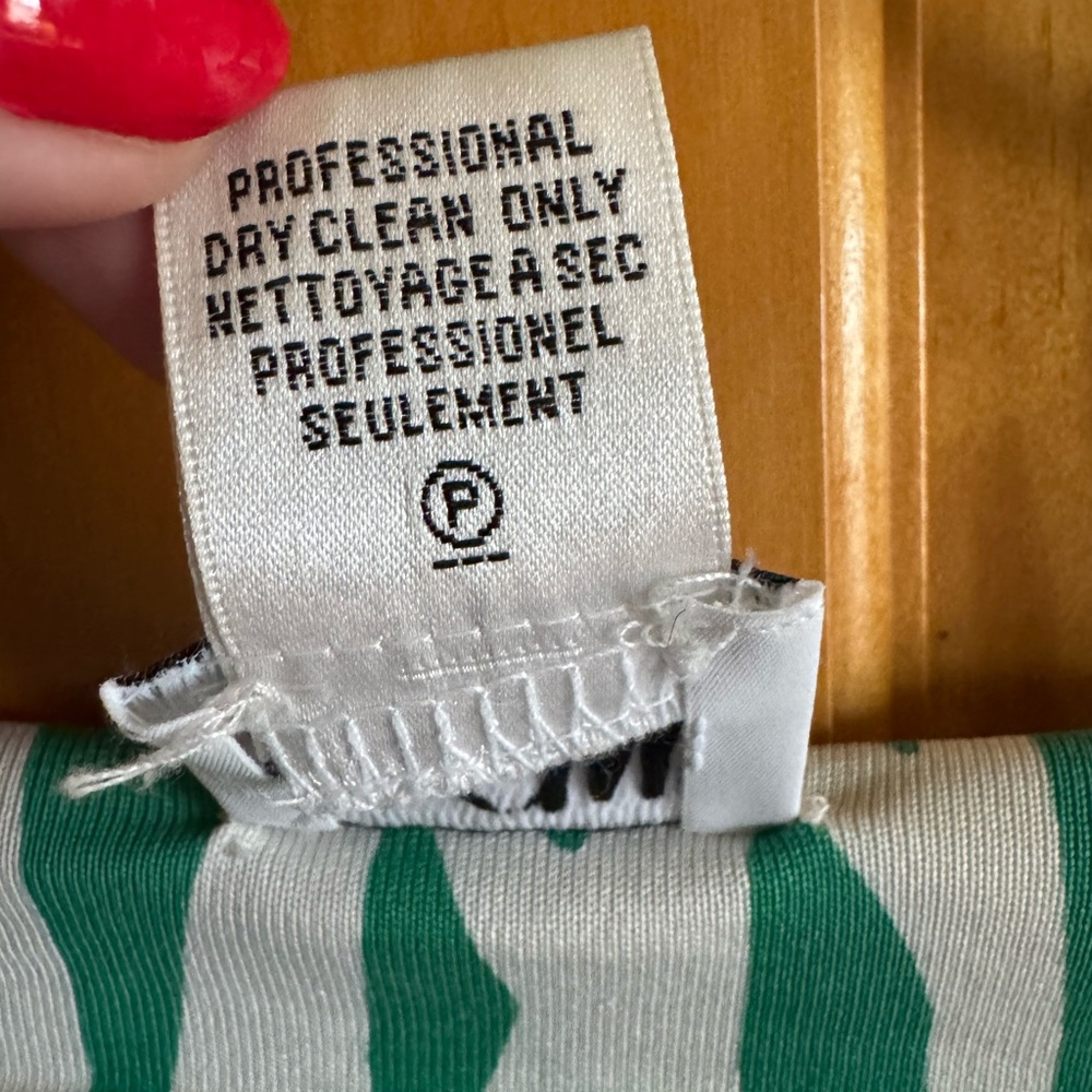 Diane von Furstenberg Silk Wrap Dress — Size 0 - Picture 3 of 9